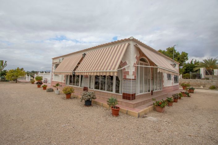 Image No.3-4 Bed Country Property for sale