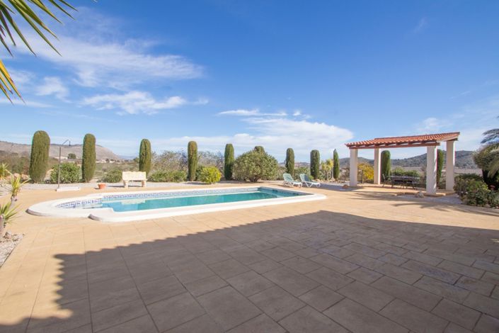 Image No.27-2 Bed Country Property for sale