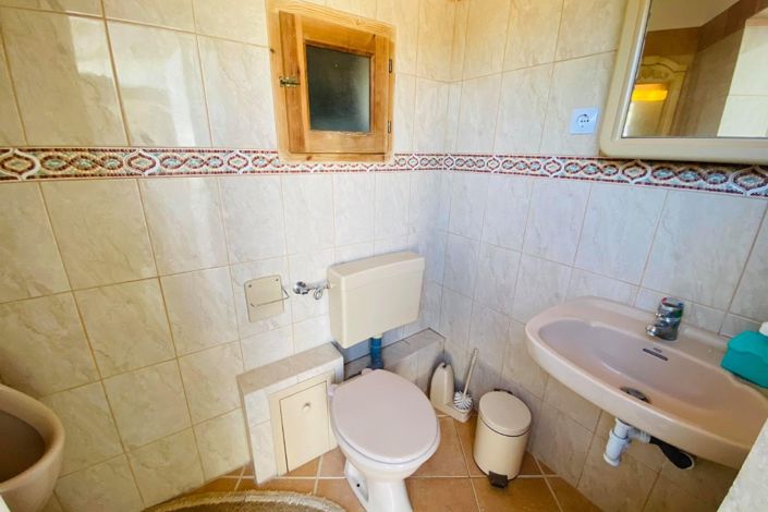 Image No.10-3 Bed Country Property for sale