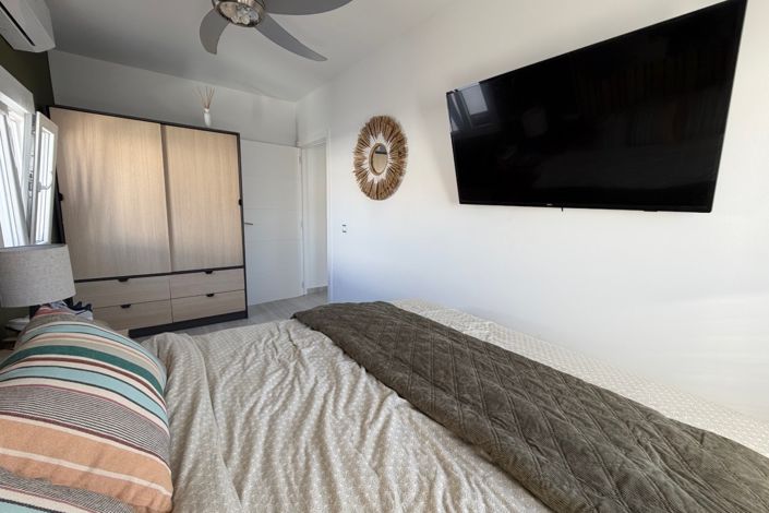 Image No.26-5 Bed Property for sale