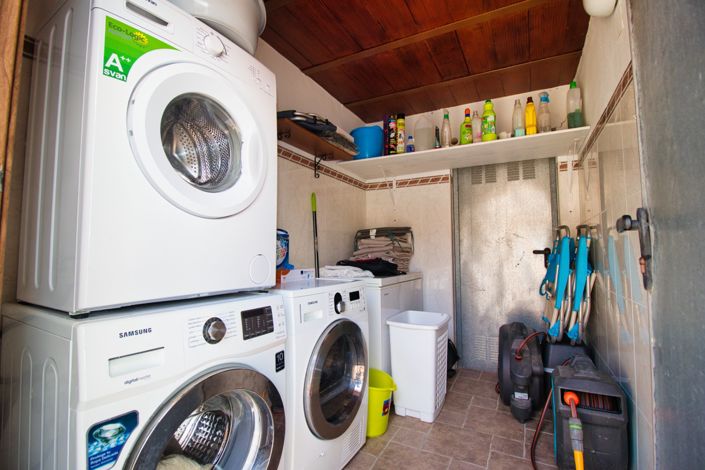 Image No.23-3 Bed Country Property for sale