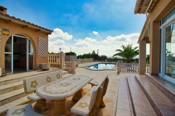 Image No.24-3 Bed Country Property for sale