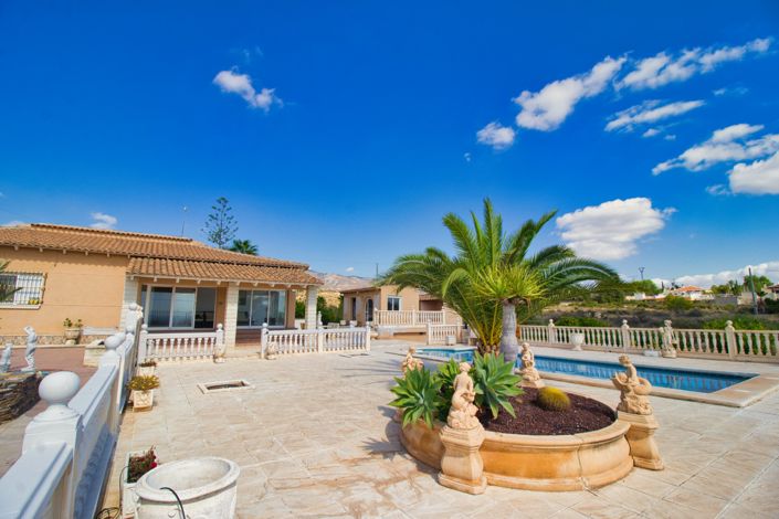 Image No.3-3 Bed Country Property for sale