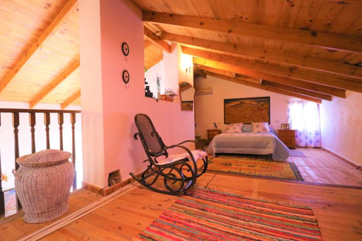 Image No.7-3 Bed Country Property for sale