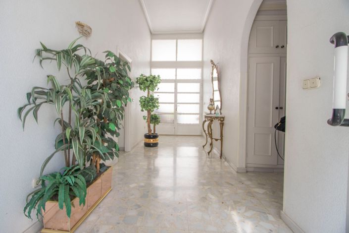 Image No.4-5 Bed Townhouse for sale