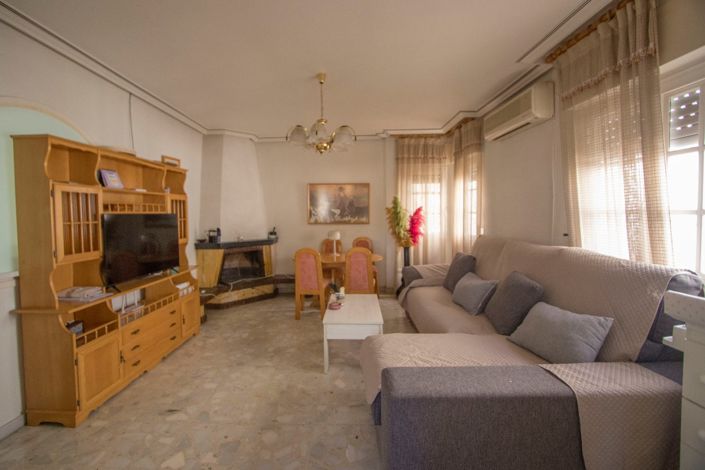 Image No.9-5 Bed Townhouse for sale