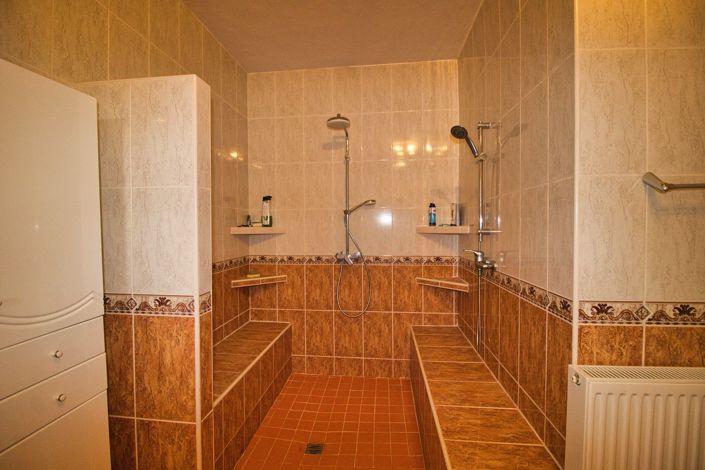 Image No.15-5 Bed Country Property for sale