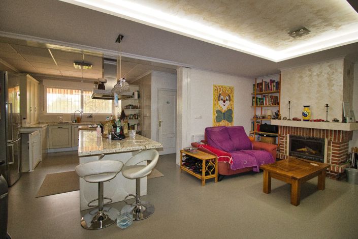 Image No.9-5 Bed Country Property for sale