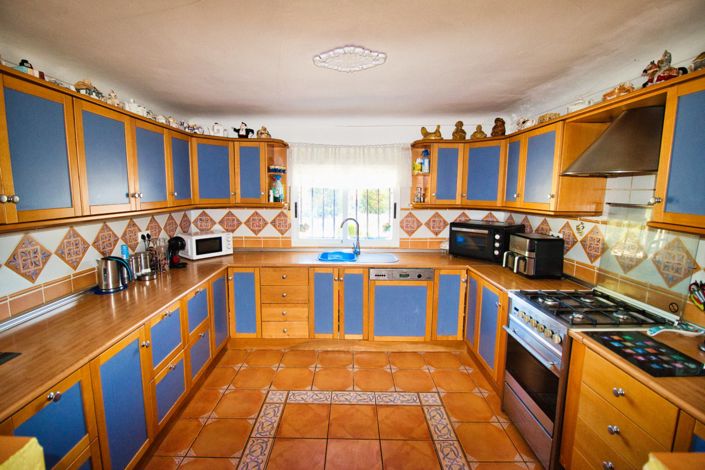 Image No.50-5 Bed Country Property for sale