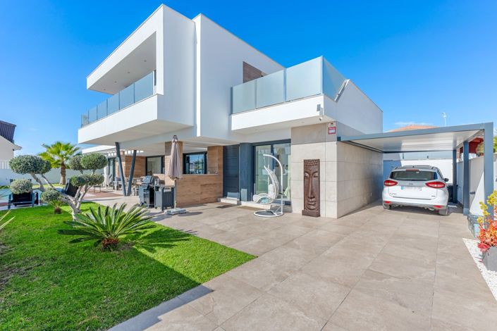 Image No.29-4 Bed Property for sale