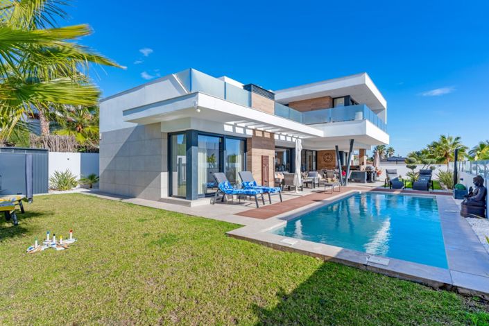 Image No.3-4 Bed Property for sale