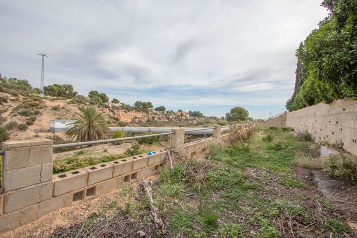 Image No.32-3 Bed Country Property for sale