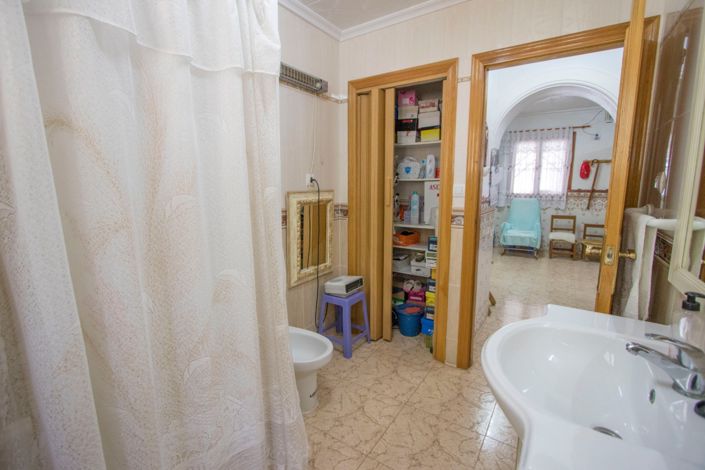 Image No.33-3 Bed Country Property for sale