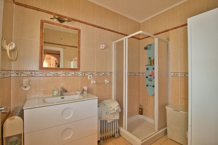 Image No.17-5 Bed Country Property for sale