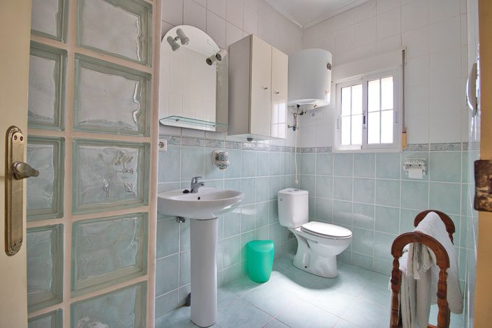 Image No.28-5 Bed Country Property for sale