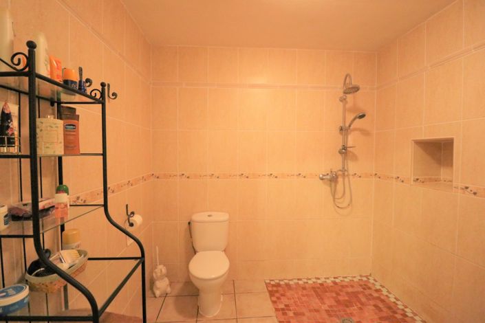 Image No.26-4 Bed Country Property for sale