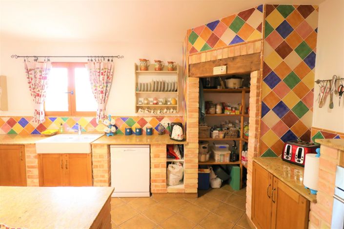 Image No.3-4 Bed Country Property for sale