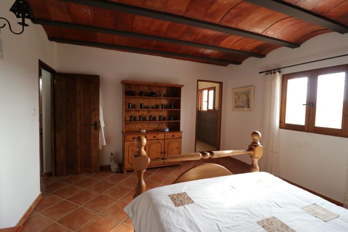 Image No.36-4 Bed Country Property for sale