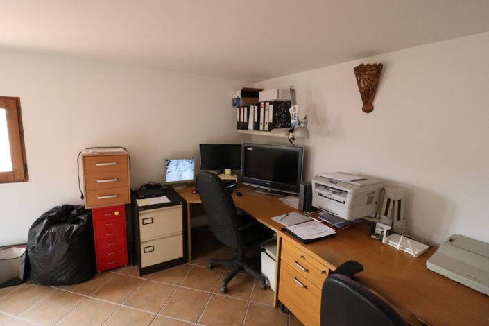 Image No.45-4 Bed Country Property for sale