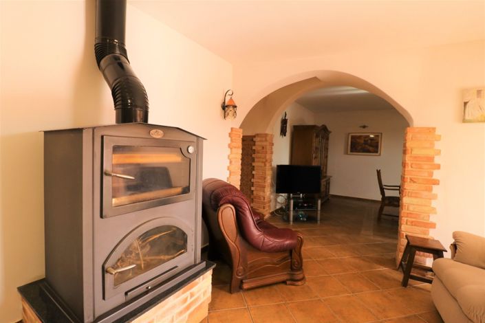 Image No.21-4 Bed Country Property for sale