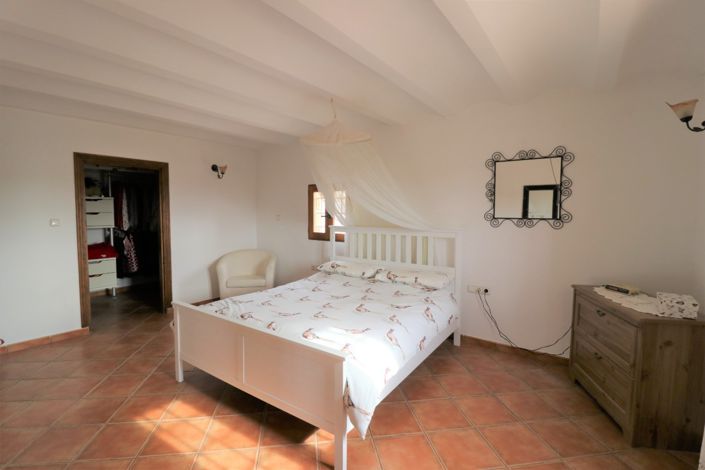 Image No.39-4 Bed Country Property for sale