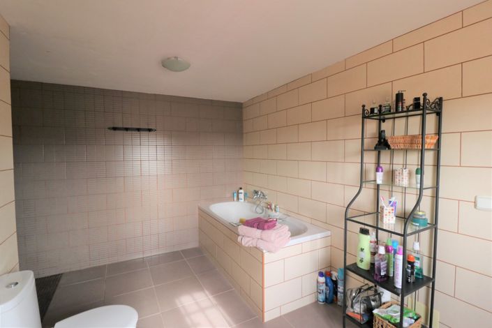 Image No.41-4 Bed Country Property for sale