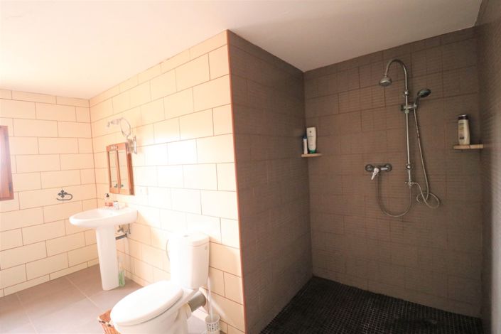 Image No.42-4 Bed Country Property for sale