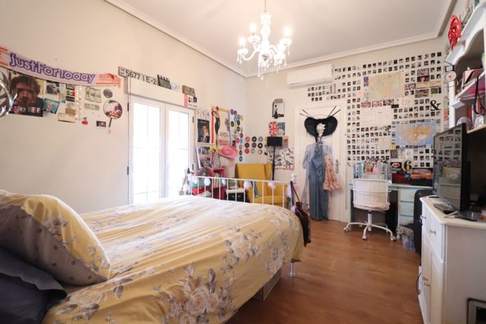 Image No.16-6 Bed Country Property for sale