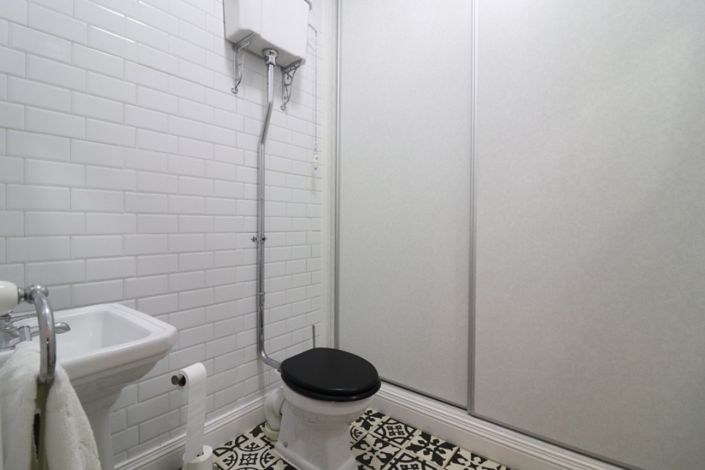 Image No.19-6 Bed Country Property for sale