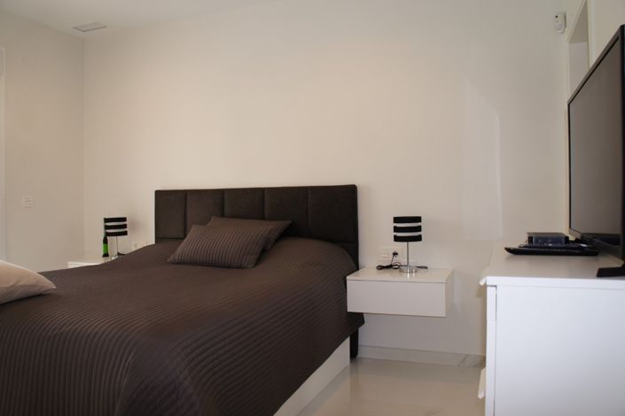 Image No.24-3 Bed Country Property for sale