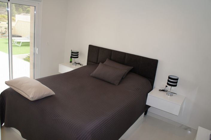 Image No.24-3 Bed Country Property for sale