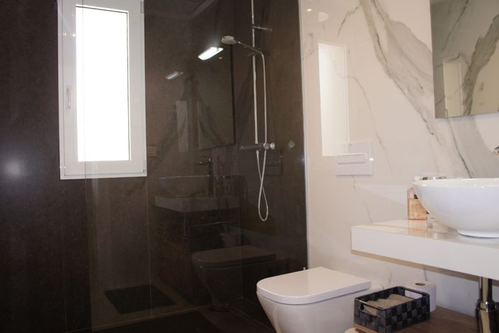 Image No.31-3 Bed Country Property for sale