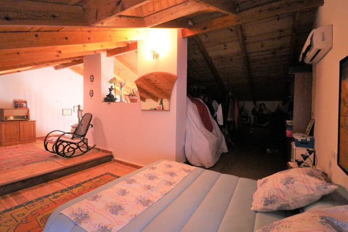 Image No.10-3 Bed Country Property for sale