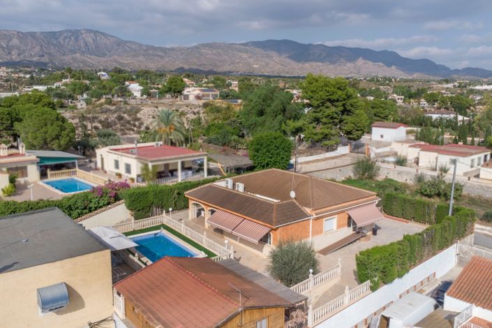 Image No.2-4 Bed Country Property for sale