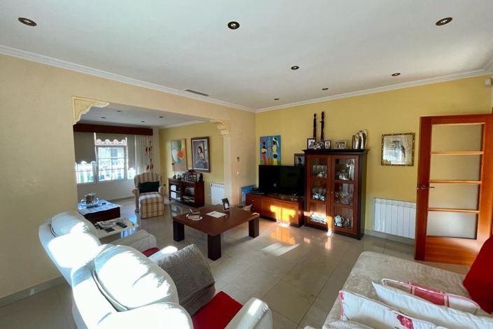 Image No.23-4 Bed Country Property for sale