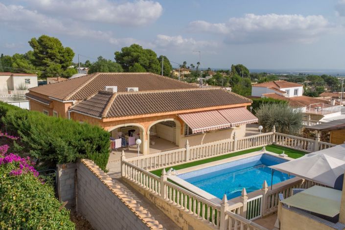 Image No.5-4 Bed Country Property for sale