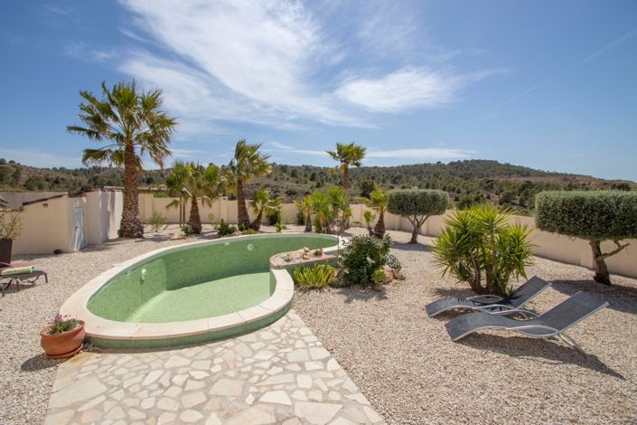 Image No.22-7 Bed Country Property for sale