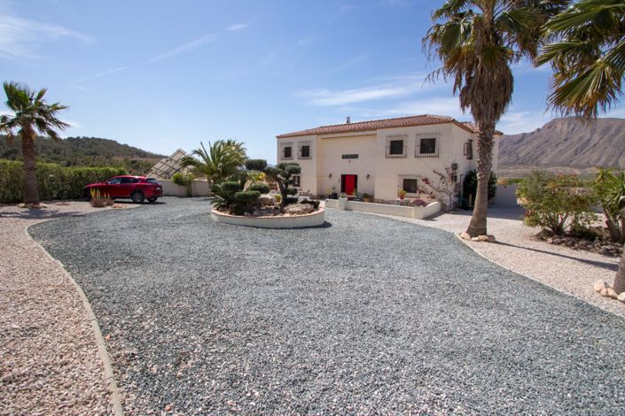 Image No.25-7 Bed Country Property for sale