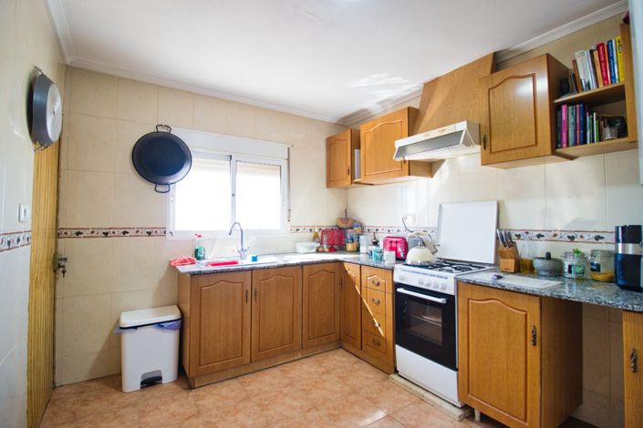 Image No.12-2 Bed House for sale