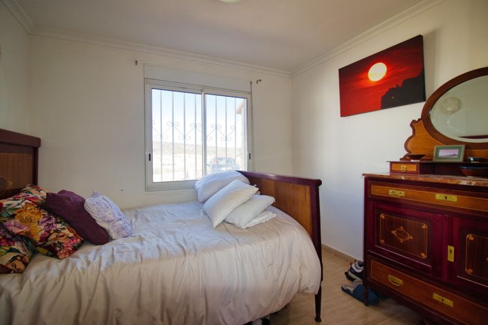 Image No.17-2 Bed House for sale