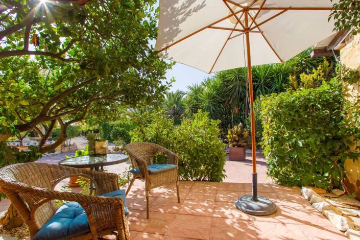 Image No.9-6 Bed Country Property for sale