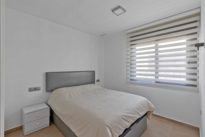 Image No.10-3 Bed Property for sale