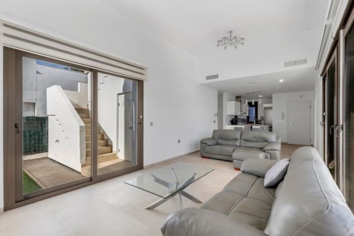 Image No.12-3 Bed Property for sale