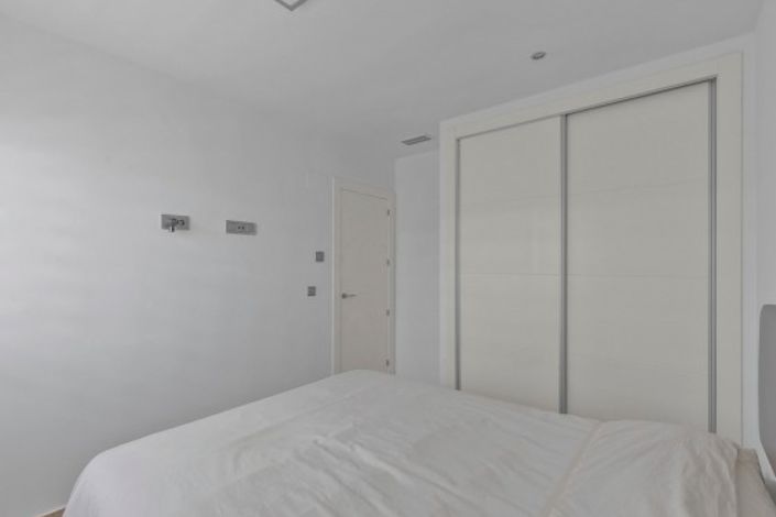 Image No.13-3 Bed Property for sale