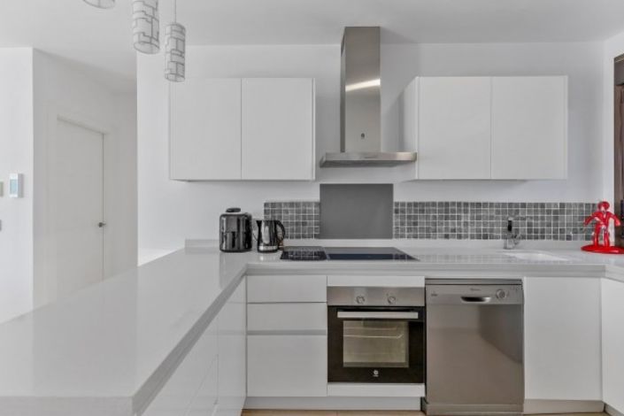 Image No.27-3 Bed Property for sale