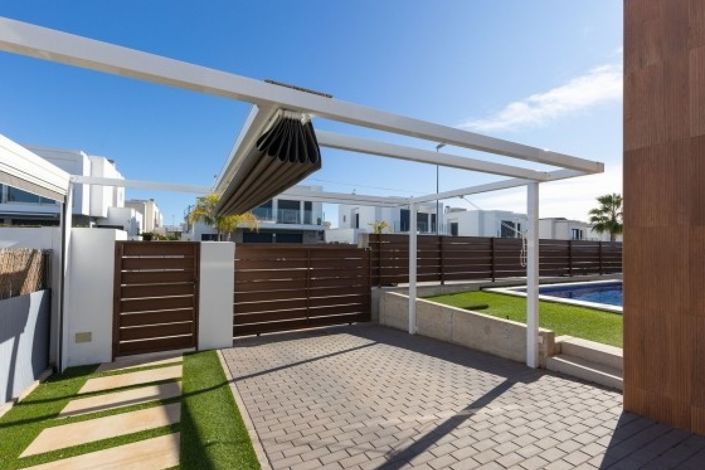 Image No.6-3 Bed Property for sale