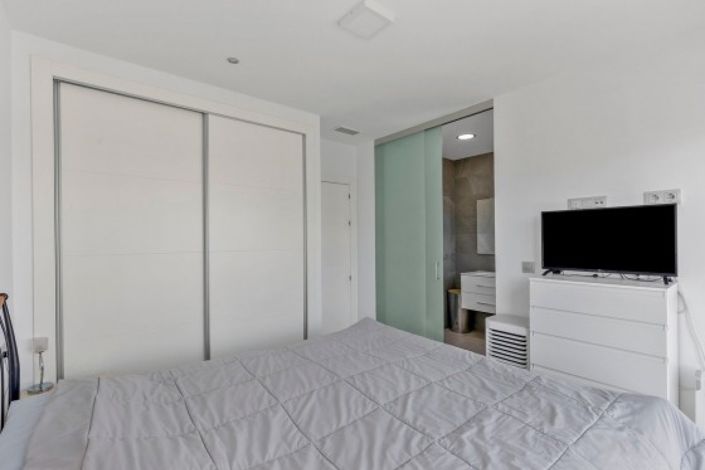 Image No.9-3 Bed Property for sale