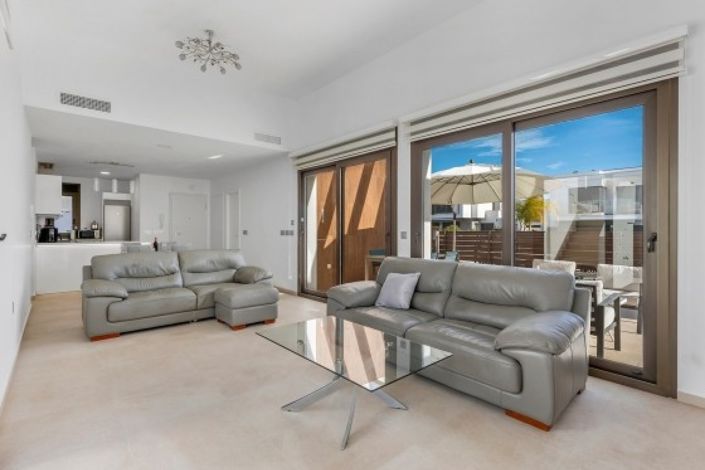 Image No.26-3 Bed Property for sale