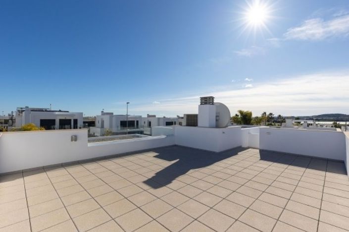 Image No.30-3 Bed Property for sale