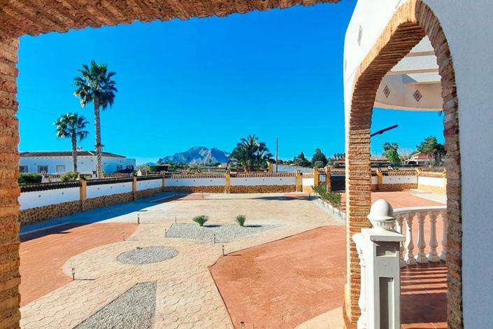 Image No.15-5 Bed Country Property for sale